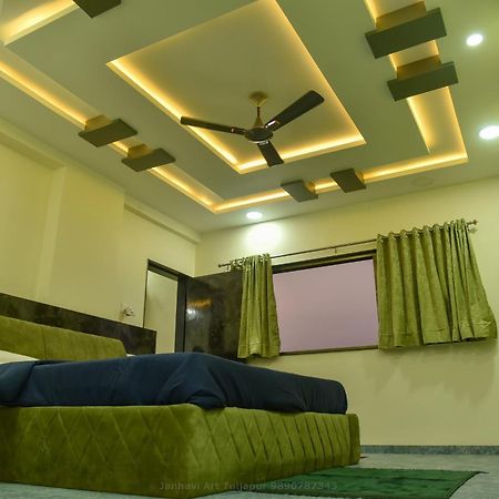 Pawan Executive Tuljapur Bagian luar foto