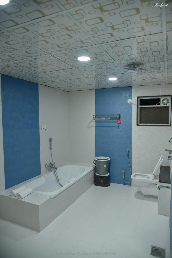Pawan Executive Tuljapur Bagian luar foto