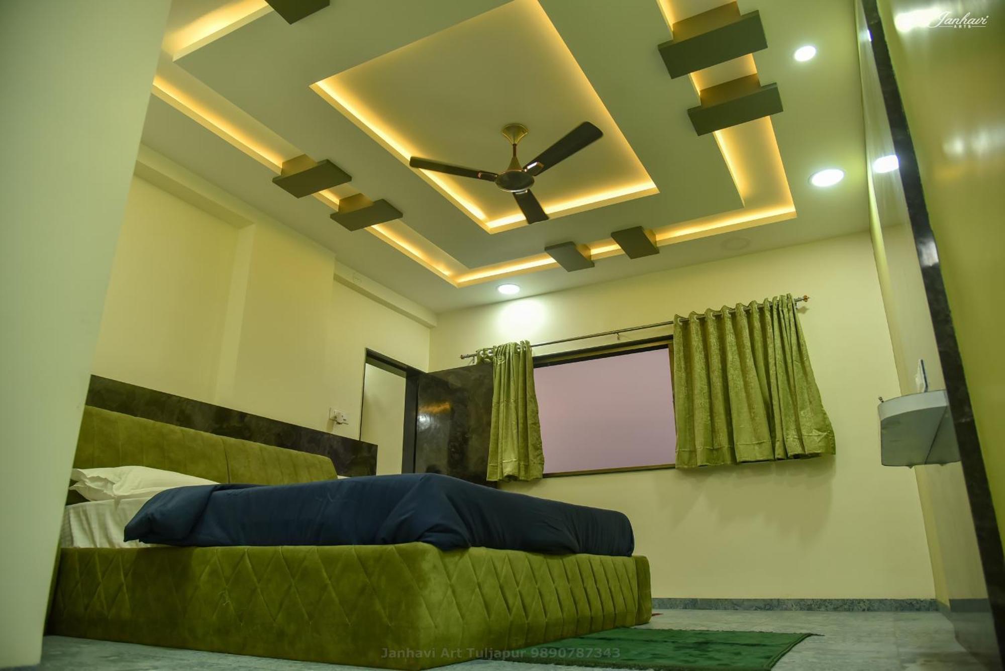 Pawan Executive Tuljapur Bagian luar foto