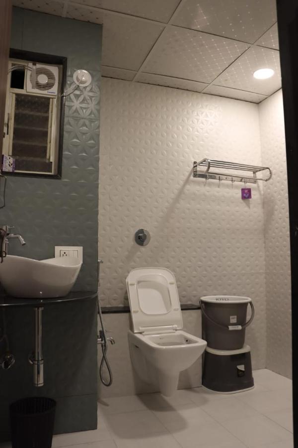 Pawan Executive Tuljapur Bagian luar foto