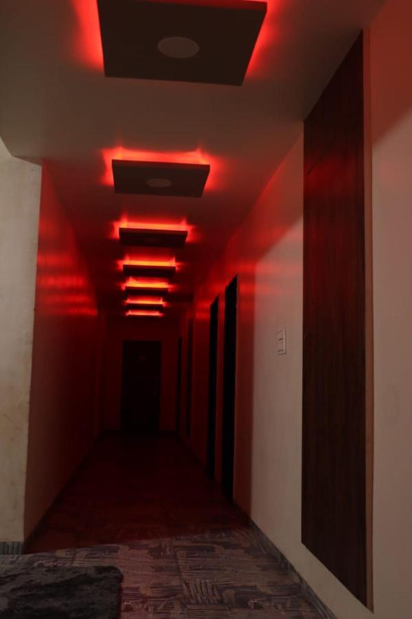 Pawan Executive Tuljapur Bagian luar foto