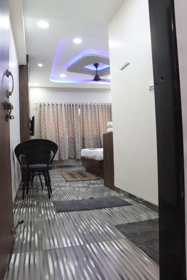 Pawan Executive Tuljapur Bagian luar foto