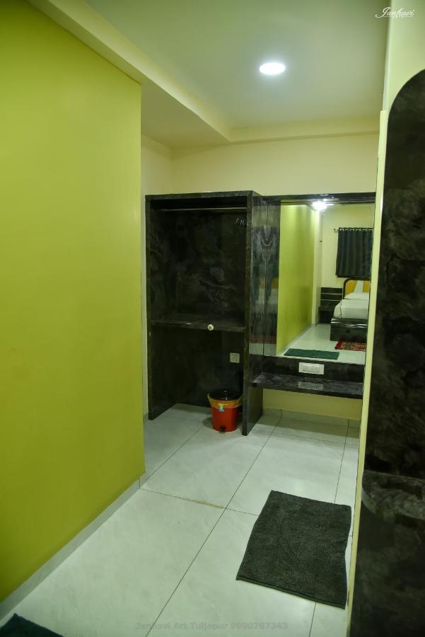 Pawan Executive Tuljapur Bagian luar foto