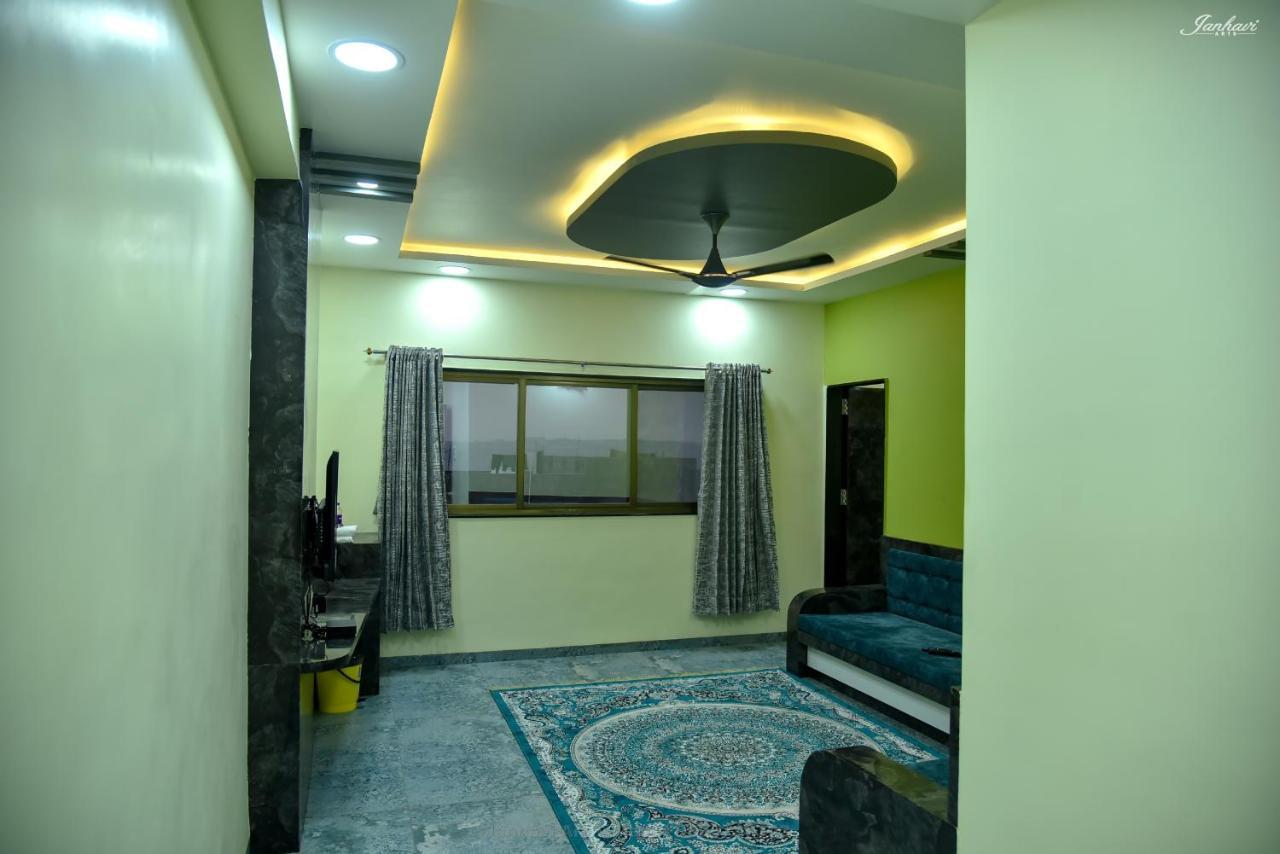 Pawan Executive Tuljapur Bagian luar foto