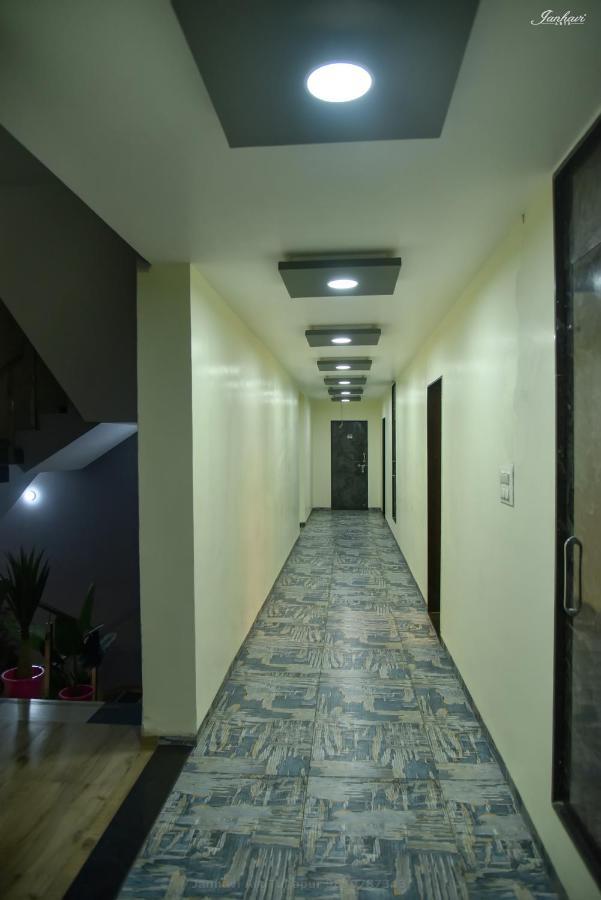 Pawan Executive Tuljapur Bagian luar foto